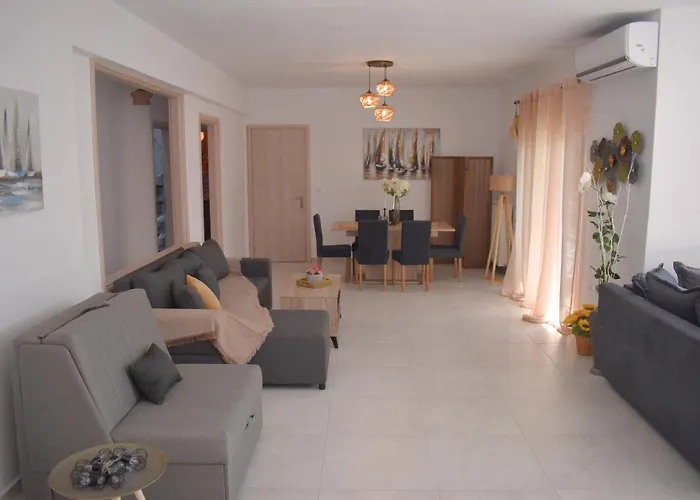 Papachristos Villa