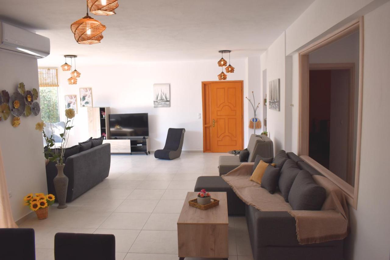 Villa Papachristos *